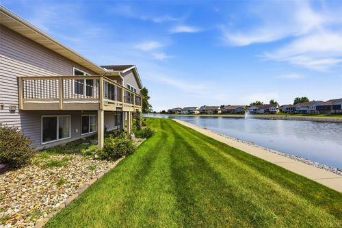 7101 Waterview Dr Sw, Cedar Rapids, IA, 52404-4896 | Card Image