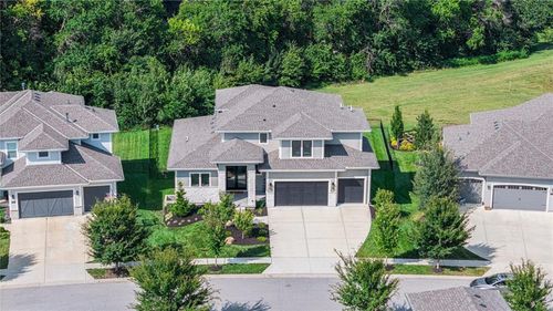 17045 Bluejacket St, Overland Park, KS, 66221-7115 | Card Image