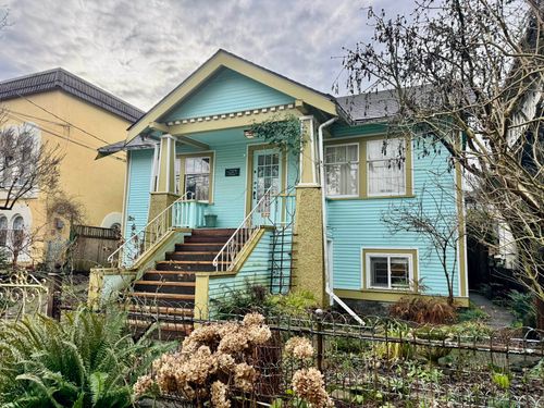 2076 Turner St, Vancouver, BC, V5L2A3 | Card Image