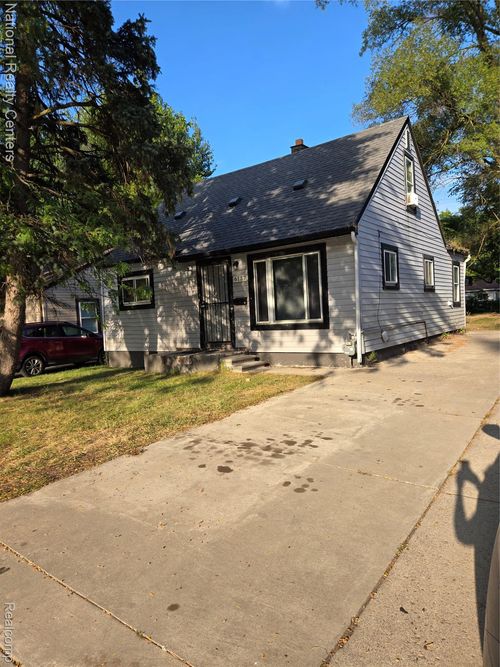 6137 Mcguire St, Taylor, MI, 48180-1145 | Card Image