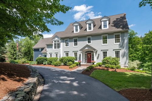 71 Far Hills Dr, Avon, CT, 06001-2877 | Card Image