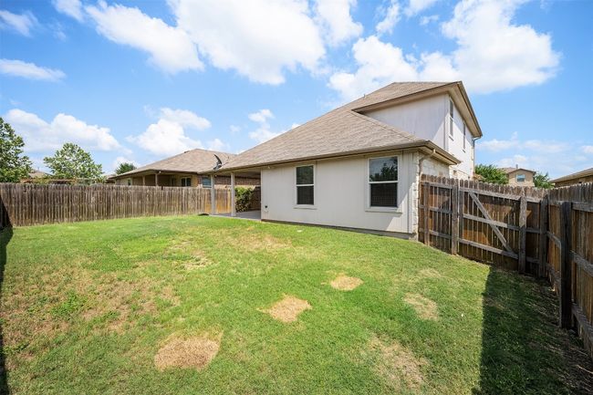 131 Kingfisher Ln, House other with 4 bedrooms, 3 bathrooms and null parking in Kyle TX | Image 24