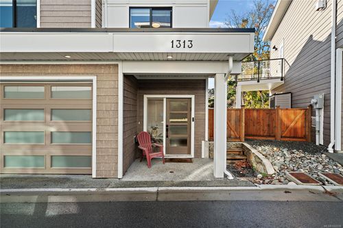 1313 Gabbro Lane, Victoria, BC, V9B5N1 | Card Image