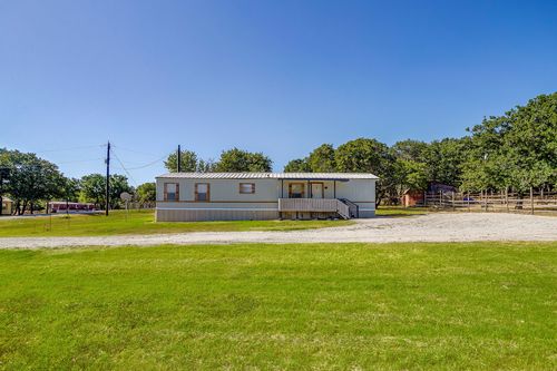173 Briar Oaks Dr, Azle, TX, 76020-6949 | Card Image