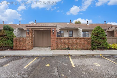 unit-4-61961 Yorktown Dr, South Lyon, MI, 48178-1716 | Card Image