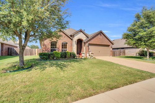 105 Manor Ln, Waxahachie, TX, 75165-7532 | Card Image