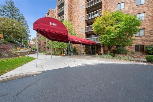 700-1500 Cochran Rd, Pittsburgh, PA, 15243-1053 | Card Image