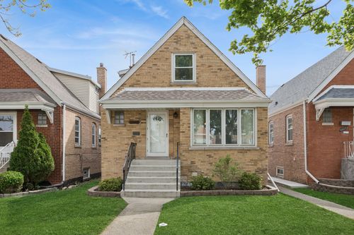 6605 S Kolin Ave, Chicago, IL, 60629-5645 | Card Image