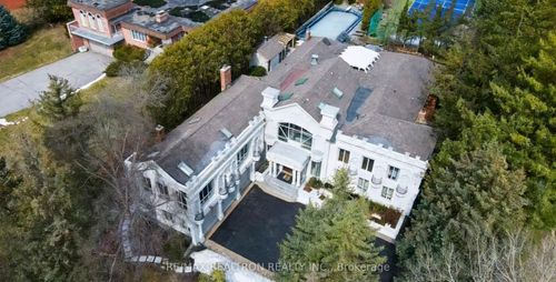 305 Woodland Acres Cres, Maple, ON, L6A1G1 | Card Image