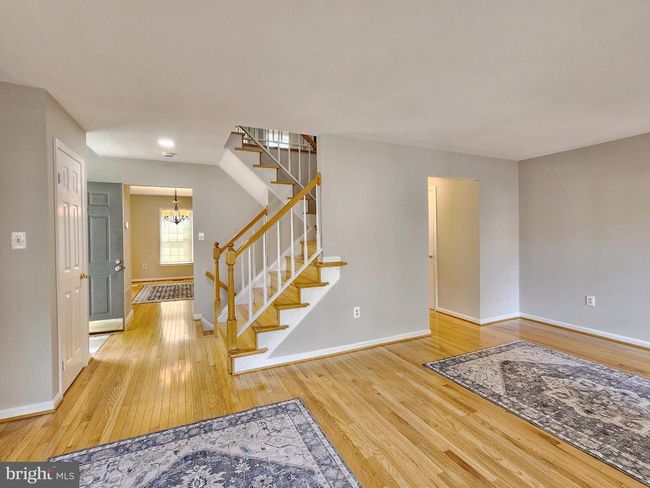 7250 Olde Lantern Way, Townhouse with 3 bedrooms, 4 bathrooms and null parking in SPRINGFIELD VA | Image 5