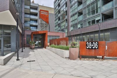 519 - 38 Howard Park Ave, Condo with 2 bedrooms, 2 bathrooms and 1 parking in Toronto ON | Image 1