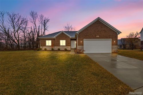 38557 Mountain Ash Ct, Clinton Twp, MI, 48036-3853 | Card Image