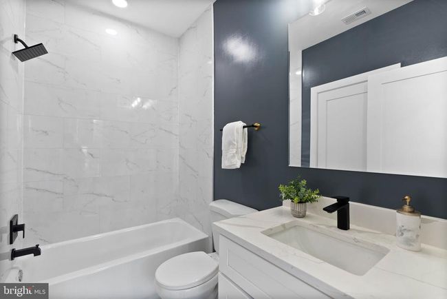 UNIT-1 - 2019 M St Ne, Condo with 2 bedrooms, 2 bathrooms and null parking in WASHINGTON DC | Image 22
