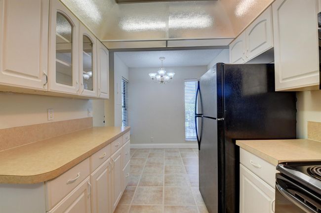 UNIT-202 - 16 Royal Palm Way, Condo with 2 bedrooms, 2 bathrooms and null parking in Boca Raton FL | Image 12
