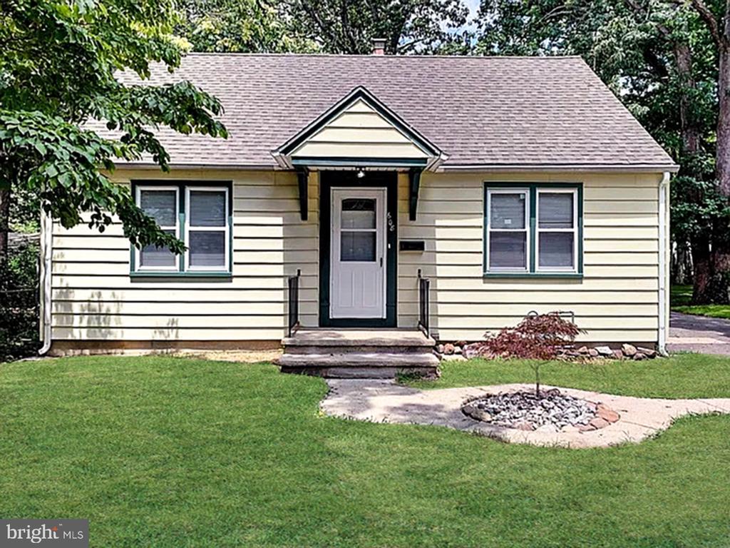 Oxford St, Vineland, NJ 08360