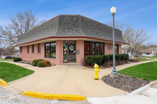 201 W Monroe St, Pleasantville, IA, 50225-7746 | Card Image