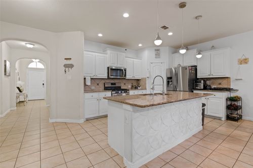 320 Grassland Dr, Denton, TX, 76210-1569 | Card Image