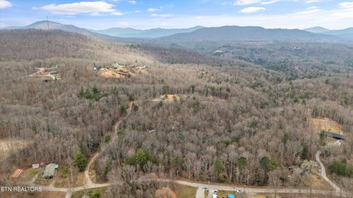 222 Heritage Hills Rd, Harriman, TN, 37748-3968 | Card Image