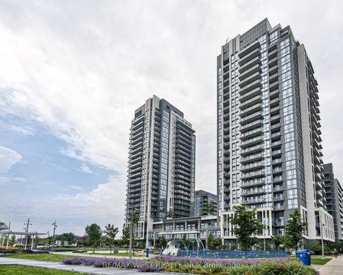 15 Zorra St, Etobicoke, ON, M8Z0C1 | Card Image