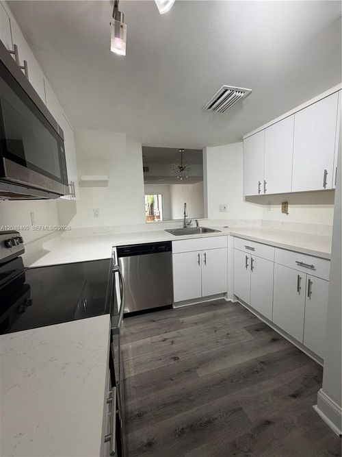 210-1175 Nw 123rd Pl, Miami, FL, 33182 | Card Image