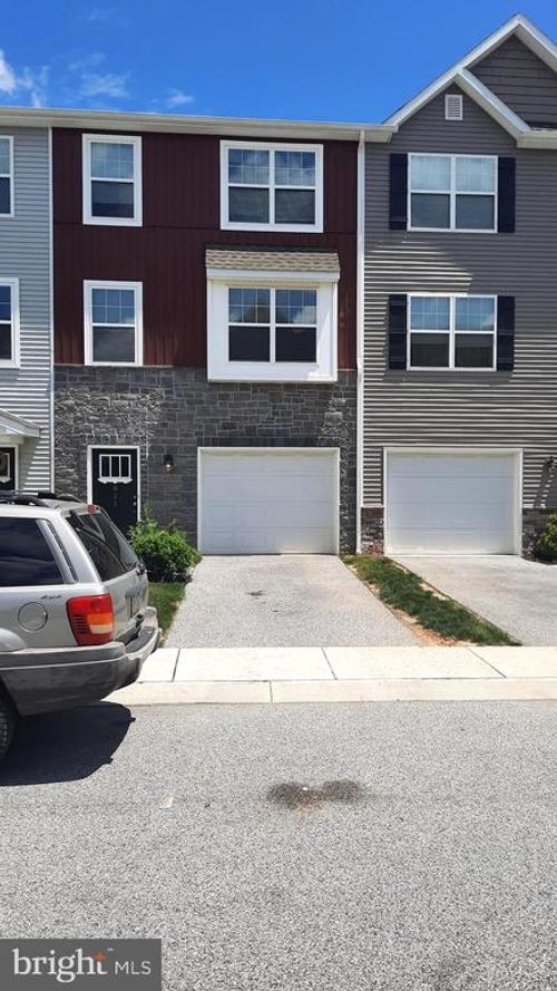 821 Admirals Quay Dr, MECHANICSBURG, PA, 17050-2766 | Card Image