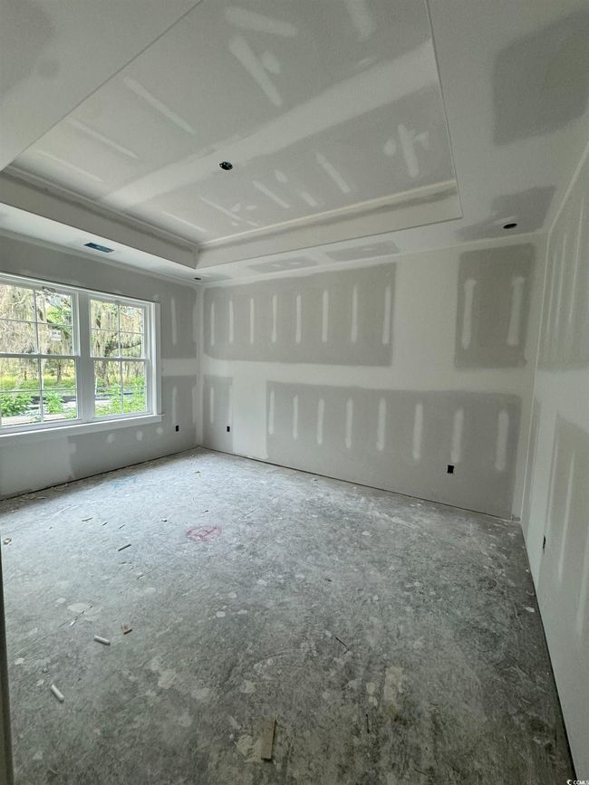 View of unfurnished room | Image 27