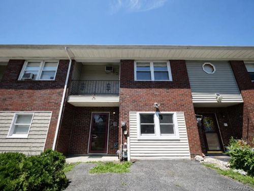 82 Vails Gate Heights Dr, New Windsor, NY, 12553-8514 | Card Image
