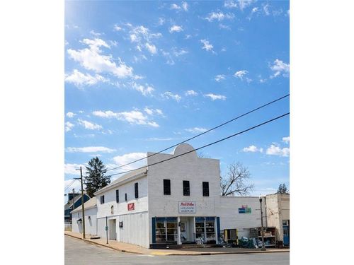 147 E Oak St, Glenwood City, WI, 54013-4232 | Card Image