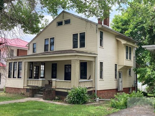 1800 Vineyard St, Bluefield, WV, 24701-4026 | Card Image