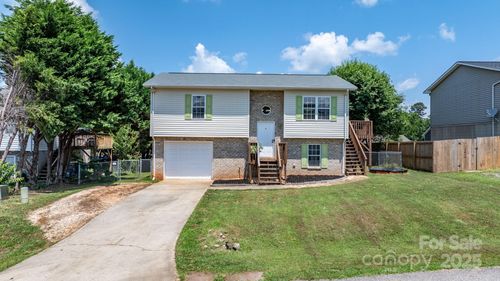 23 Redwood Ct, Hickory, NC, 28601-9441 | Card Image