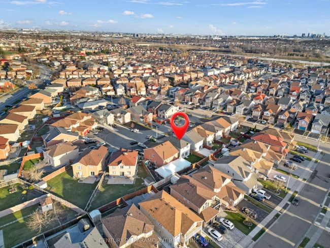 12 Hefferon Crt, House other with 6 bedrooms, 5 bathrooms and 4 parking in Brampton ON | Image 7