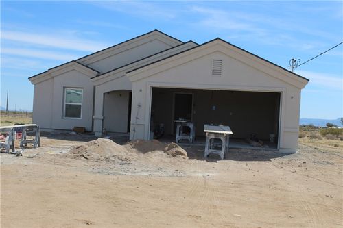 6048 W Shipp Dr, Golden Valley, AZ, 86413-9048 | Card Image