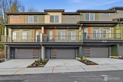 b-13210 Ne 127th Way, Kirkland, WA, 98034 | Card Image