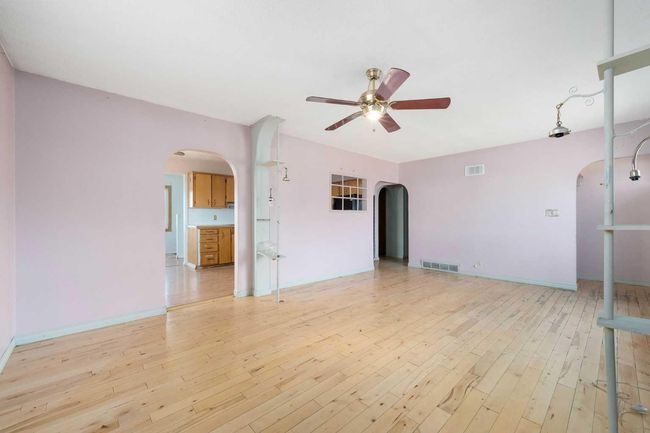 8531 47 Ave Nw, House other with 3 bedrooms, 2 bathrooms and 2 parking in Calgary AB | Image 10