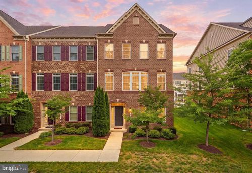13745 Senea Dr, GAINESVILLE, VA, 20155-3647 | Card Image