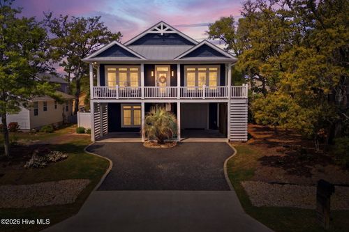 225 Ne 54th St, Oak Island, NC, 28465-4904 | Card Image