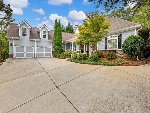2641 Waters Edge Dr, Gainesville, GA, 30504-3959 | Card Image