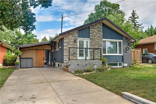 175 King'S Forest Dr, Hamilton, ON, L8T4K2 | Card Image