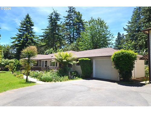 925 7th St, Brookings, OR, 97415-9209 | Card Image