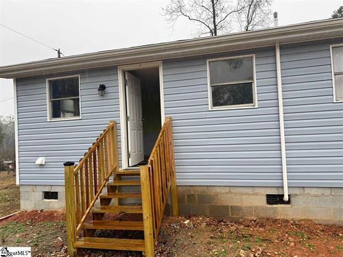 22 Stevens St, Laurens, SC, 29360-2037 | Card Image