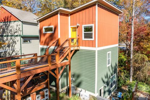 12 Crestwood Ln, Candler, NC, 28715-9652 | Card Image