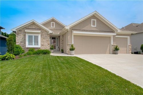 17227 Allman Rd, Olathe, KS, 66062-7542 | Card Image