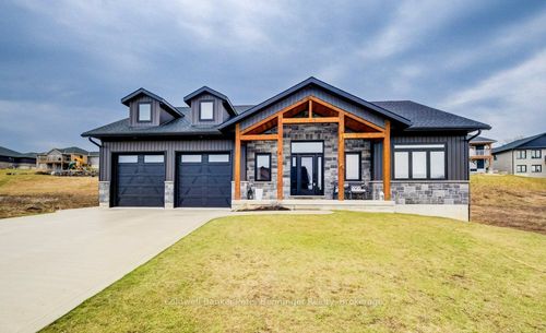 8 Mel St, Mildmay, ON, N0G2J0 | Card Image