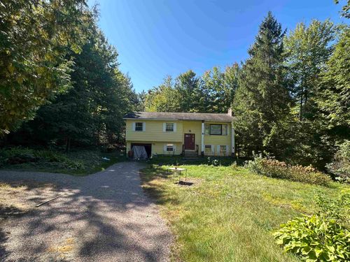 15 Oakwood Lane, Essex, VT, 05452 | Card Image