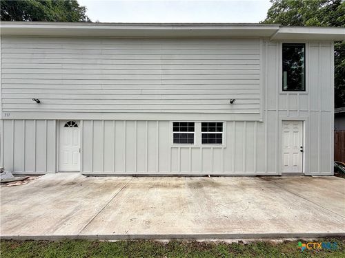 317 S Emma, Bartlett, TX, 76511 | Card Image