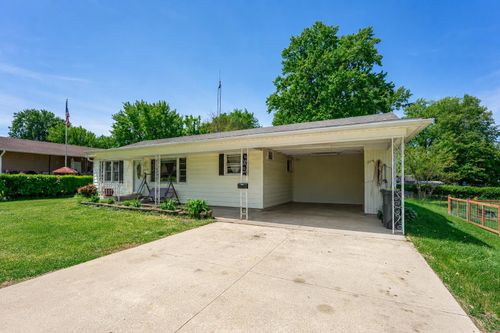 415 S Genoa St, GENOA, IL, 60135-1126 | Card Image