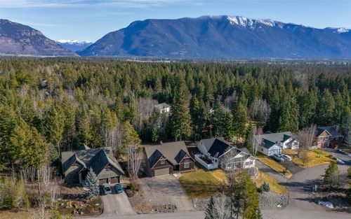 1018 Saint Andrews Dr, Columbia Falls, MT, 59912-8887 | Card Image