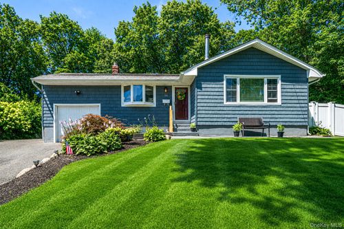 14 Antler Ln, S Setauket, NY, 11720-1303 | Card Image