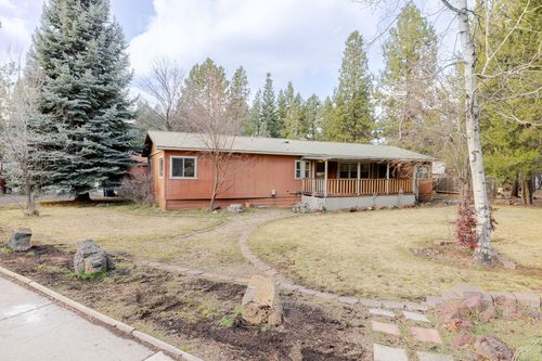 60887 Lodgepole Dr, Bend, OR, 97702-9108 | Card Image