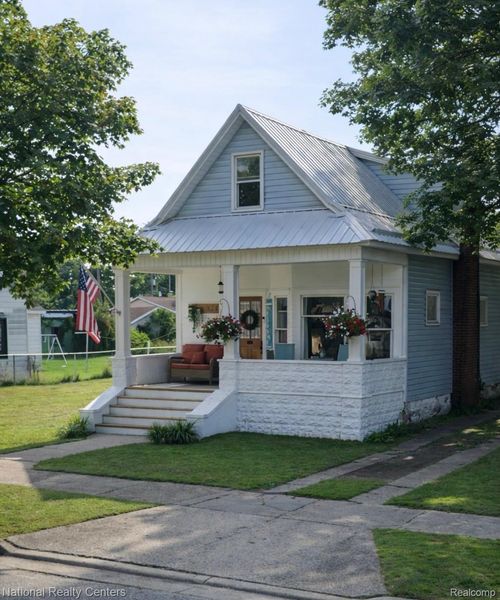 523 N Pine St, Evart, MI, 49631-9501 | Card Image